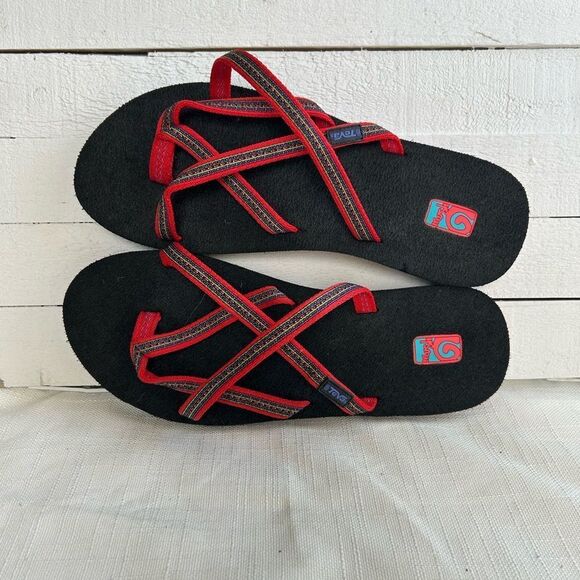 New Teva Olowahu Strappy Red Sandals 10 - Picture 3 of 6